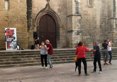 El ball al carrer de Lleida Swing, davant l'església de Sant Llorenç, ha estat l'activitat que ha clos l'Obert d'enguany.