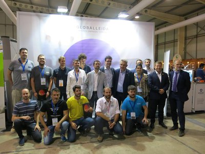 La comitiva ha conegut de primera mà les innovacions tecnològiques presents a la Fira.