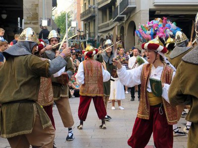 El Ball parlat dels Moros i Cristians en plena actuació.