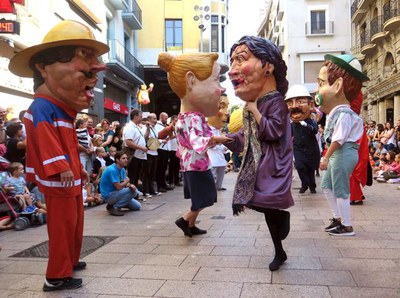 Els Capgrossos han precedit als Gegants de Lleida.