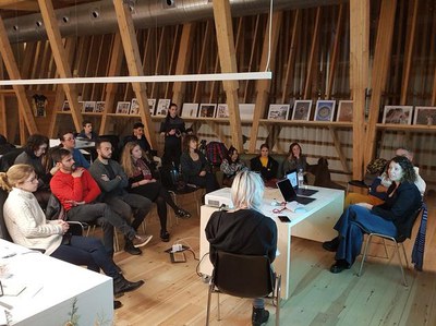 El regidor de Joventut, Ignasi Amor, apunta que la Casa de Fusta és una aposta de futur per al Centre Històric i per a nous emprenedors, que es vol p….