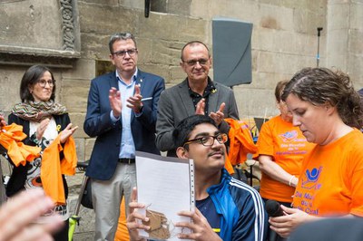 Flashmob, lectura de manifest i arbre dels desitjos. Són les accions que s'han fet amb motiu del Dia Mundial de la Paràlisi Cerebral.