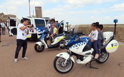 Les motos de la Guàrdia Urbana, gran atractiu pels infants.