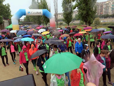 Els lleidatans han desafiat la pluja i han sortit a caminar.