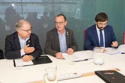 El paer en cap, Miquel Pueyo, ha president la Junta en què s’han renovat els membres del consell, que després ha elegit el nou president del consell,….