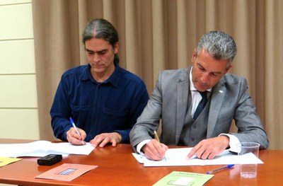 La signatura ha tingut lloc a les oficines de l'EMU.