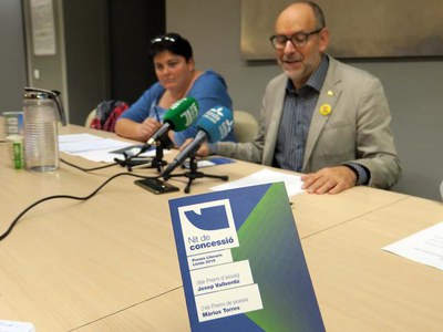 El tinent d'alcalde Jaume Rutllant i la vicepresidenta de la Diputació i de l'IEI, Estefania Rufach, han presentat els Premis Josep Vallverdú i Màriu….