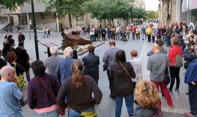 L’escultura ‘Memòria, dignitat i vida’ ha centrat els homenatges en record a les víctimes del bombardeig.