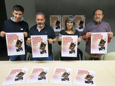 Fotografia de grup de la 12a edició de la Tardor Màgica (2).