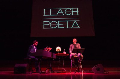 Un moment de l'espectacle 'Llach poeta'.