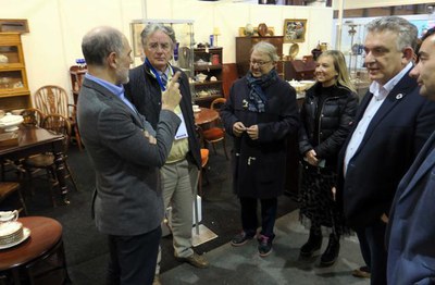 Paco Cerdà, Jaume Saltó i les regidores Ribes i Xandri han recorregut els estands dels expositors.
