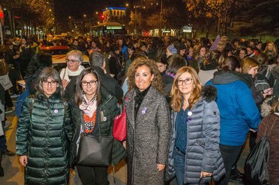 Les tinents d'alcalde Jordina Freixanet i Anna Campos i les regidores Sandra Castro i Marta Gispert, avui a la protesta.