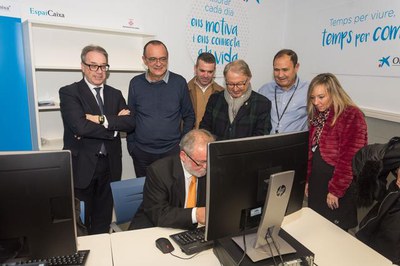 L’Ajuntament de Lleida i ”la Caixa” impulsen el coneixement de les persones grans sobre noves tecnologies i  faciliten la seva participació social am….