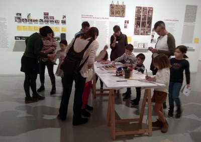 El taller de postals solidàries, de la Panera i l'Associació Llavors de Vincle, ha destinat la recaptació a La Marató de TV3.