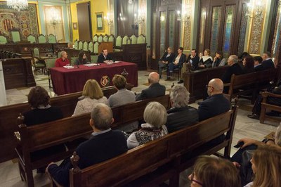 Un moment de l'acte d'avui que ha presidit la regidora Elena Ferre.