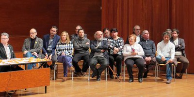 El tinent d'alcalde Jaume Rutllant i la regidora Marisa Xandri també han assistit a l'acte, fent costat a la junta de l'Agrupació de Pessebristes.