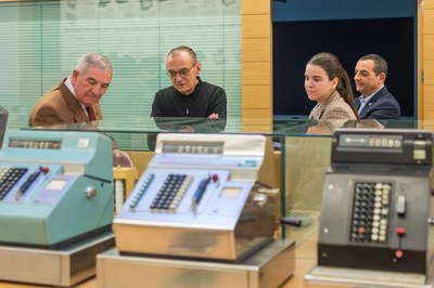 La seu d'ICG compta amb un museu amb aparells històrics de càlcul i informàtica.