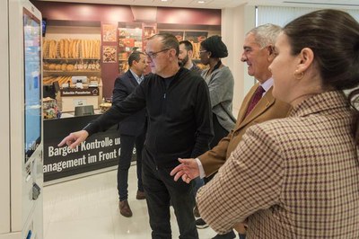 Pueyo ha pogut conèixer els diferents productes de punt de venda que ofereix ICG.