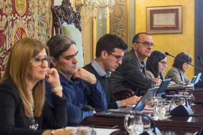 L'aprovació dels comptes ha tingut els vots favorables dels regidors del govern.