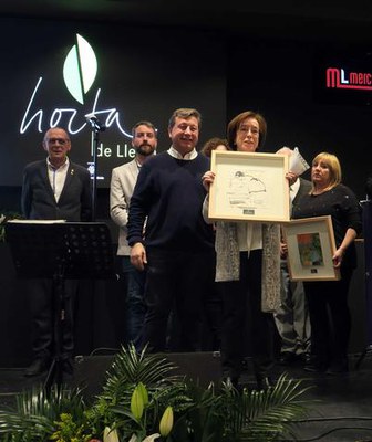 El regidor de l'Horta, Joan R. Castro, amb Montserrat Vidal.