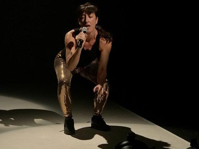 Aquest espectacle pretén mirar de cara el flagell social de la violència contra les dones.