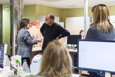 L'alcalde Pueyo ha conegut el funcionament de les diferents àrees de treball instal·lades a l'edifici Pal·las.