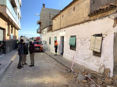 Vista de les cases 32 i 34 del carrer Oliver.