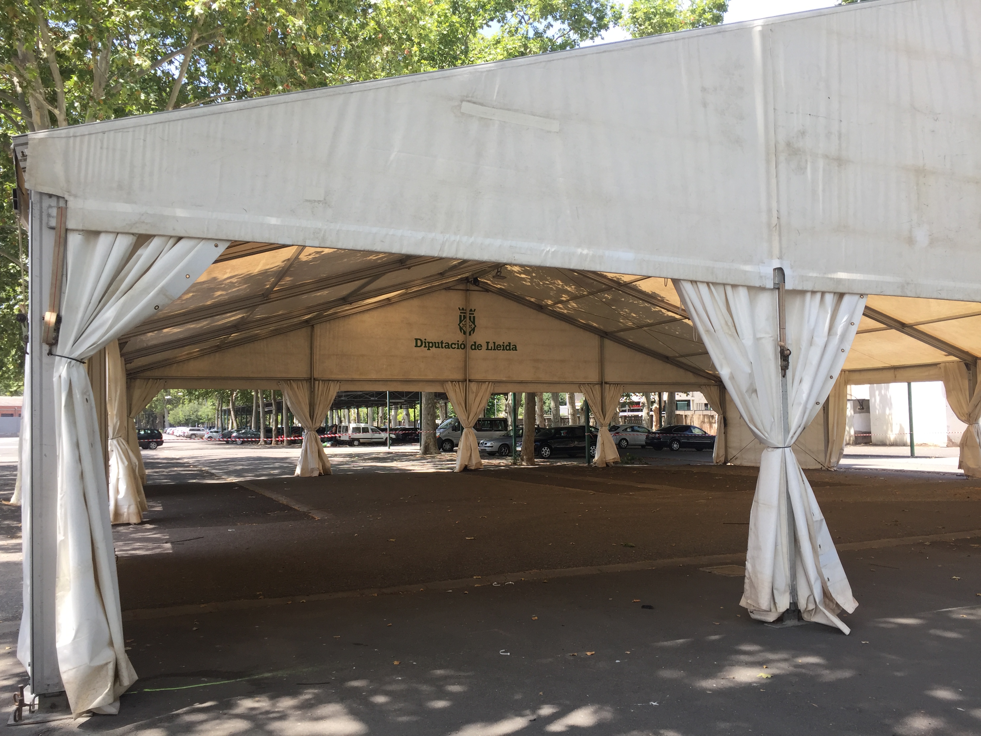 La carpa s'ha ubicat en una zona ombrejada del recinte de Fira de Lleida