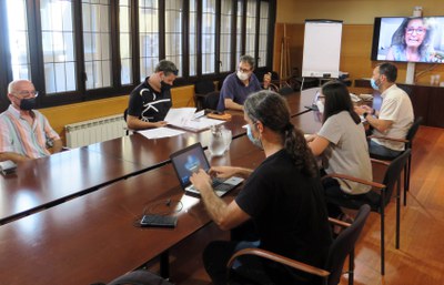 L’Ajuntament de Lleida i l’Associació de Firaires de Lleida s’han reunit aquest divendres per parlar del nou model de gestió de les firetes i per tir….