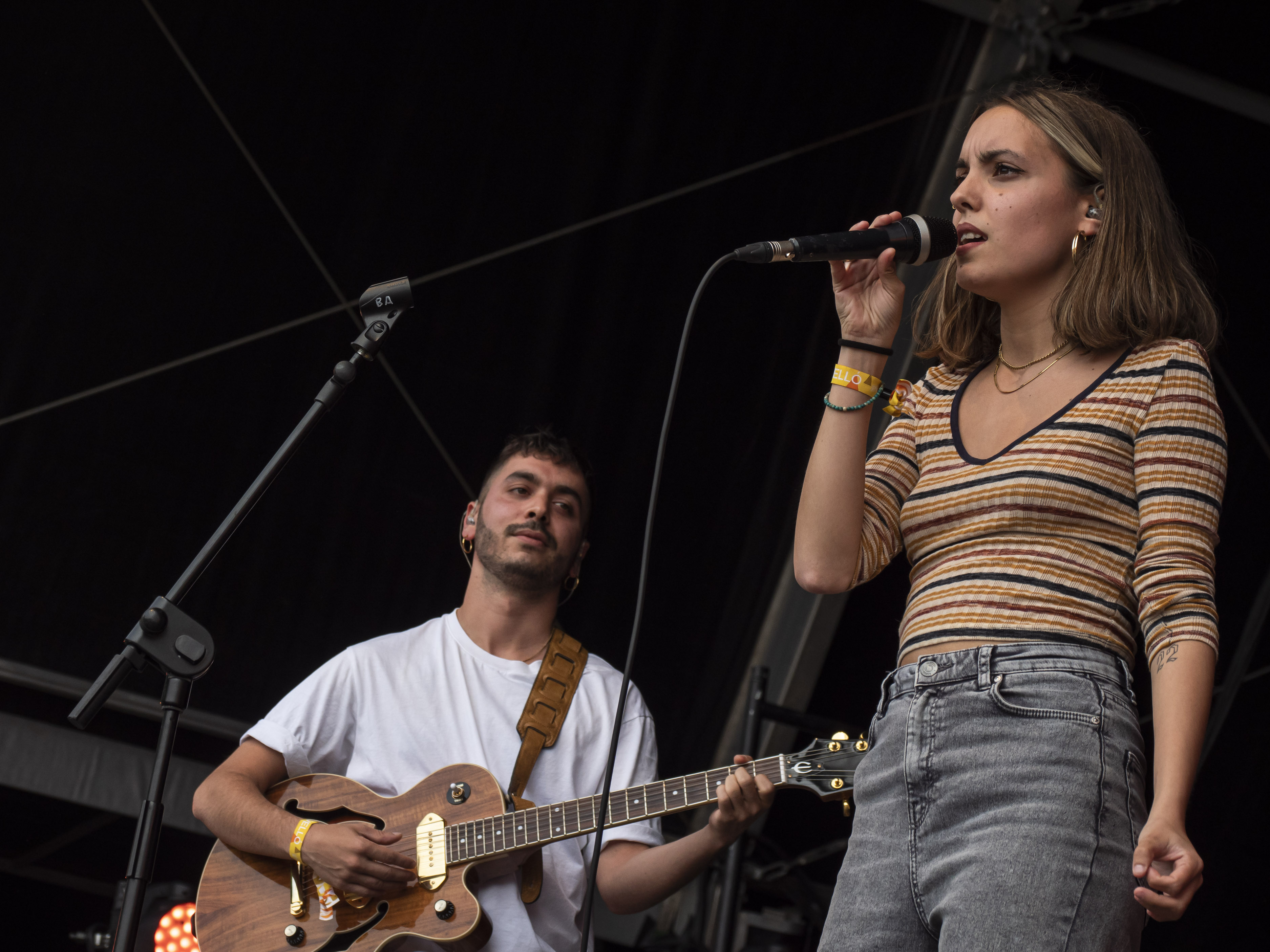 Ginestà, el grup dels germans Júlia i Pau Serrasolsas