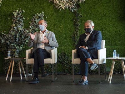 El paer en cap, Miquel Pueyo, i el tinent d'alcalde Paco Cerdà han presentat el nou ecosistema de Promoció Econòmica.