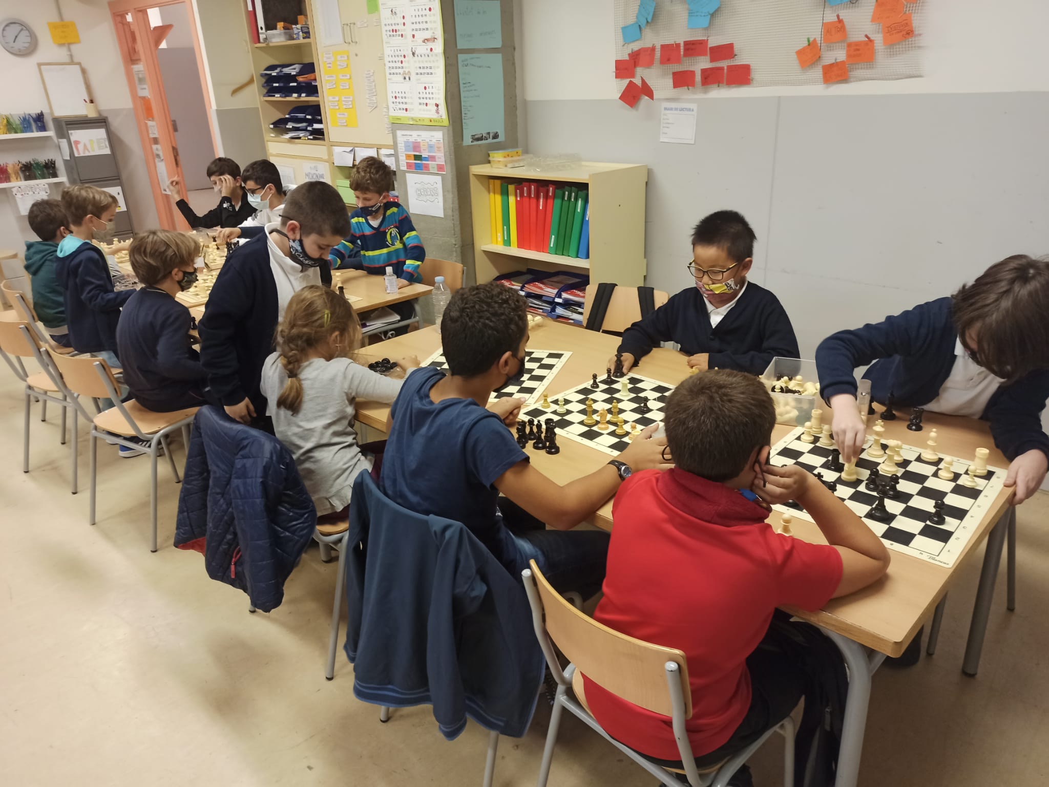 Els escacs és un dels esports que es pot aprendre.