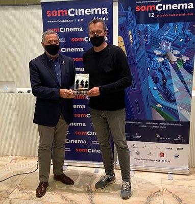 Pere Altimira, guionista de 'Tres' ha recollit el premi al millor llargmetratge.