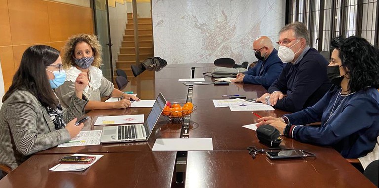 Reunió aquest dilluns de l’Eix 1 del Pacte Social per fer seguiment de les actuacions que estan en marxa i avaluar els temes vinculats a la gestió dels serveis públics, les tecnologies de la informació i la comunicació i la participació ciutadana