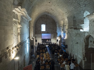 La sala de la Canonja de la Seu Vella, un lloc emblemàtic escollit per a una fita històrica.