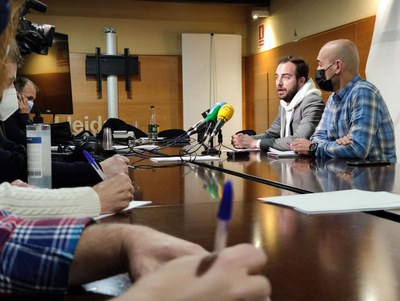 El regidor Ignasi Amor i el coordinador tècnic de l'àrea d'Esports, Àngel Vidal, han atès als mitjans.