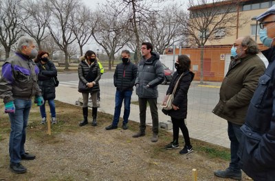 Toni Postius ha fet una visita al pati escollit, acompanyat de tècnics municipals i representants de la constructora que executarà les obres, per anu….