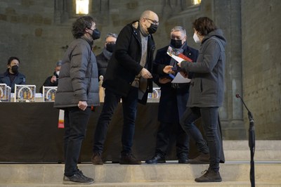 El regidor Jaume Rutllant, en la seva condició de diputat provincial, ha lliurat el premi de la Diputació de Lleida al col·legi que ha aportat el mil….