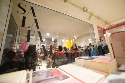 La sala s'ha omplert per la celebració d'aquest acte.