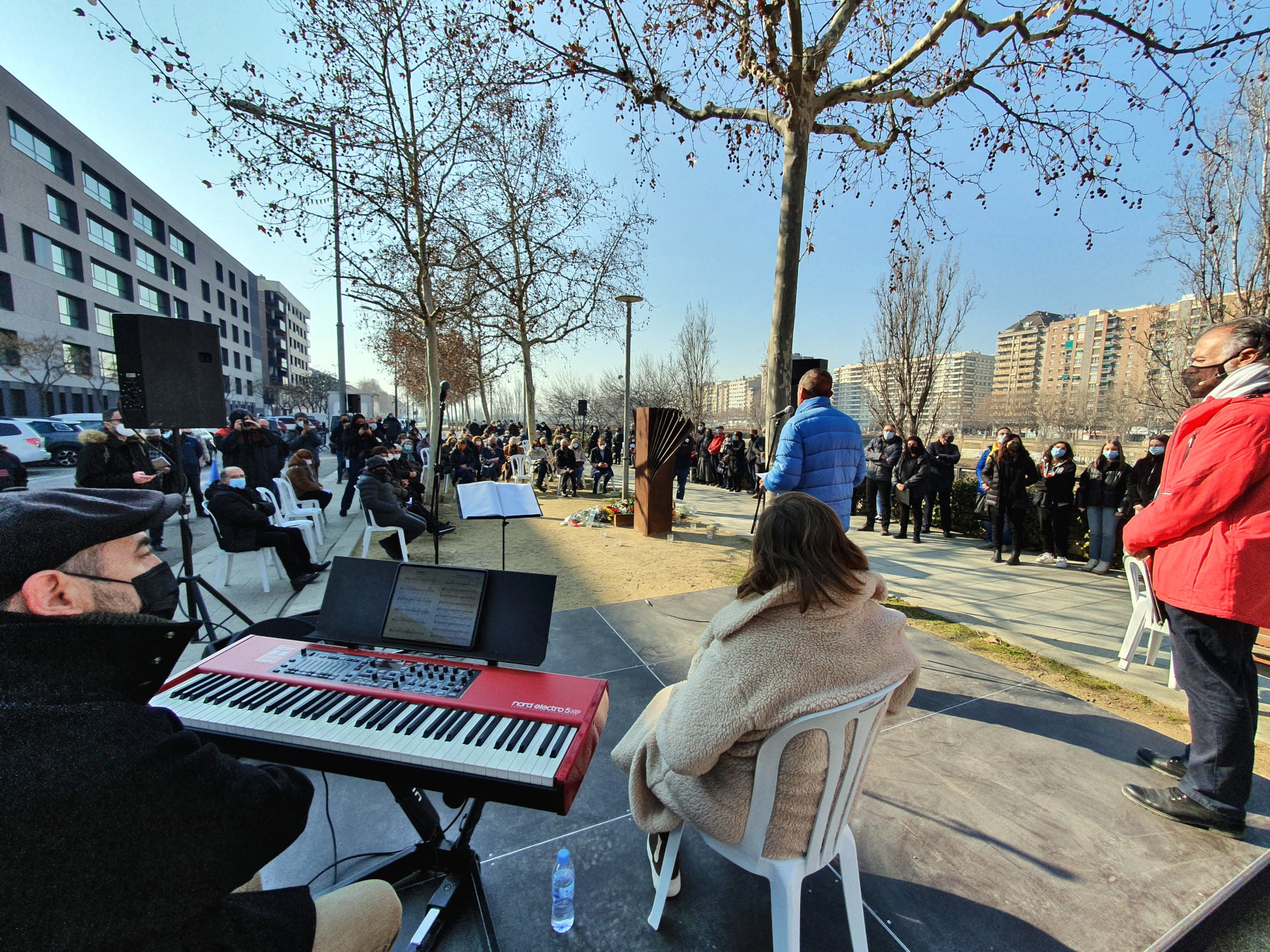 L'acte ha tingut lloc al costat de l'escultura Fita, al carrer Jaume II