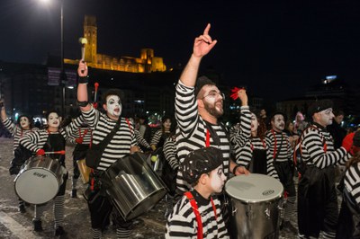 L’acord establert passa per mantenir la desfilada de carrosses i comparses, d’acord amb la normativa i les mesures de protecció i sanitàries correspo….