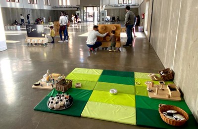 També hi ha un espai reservat per a nadons.