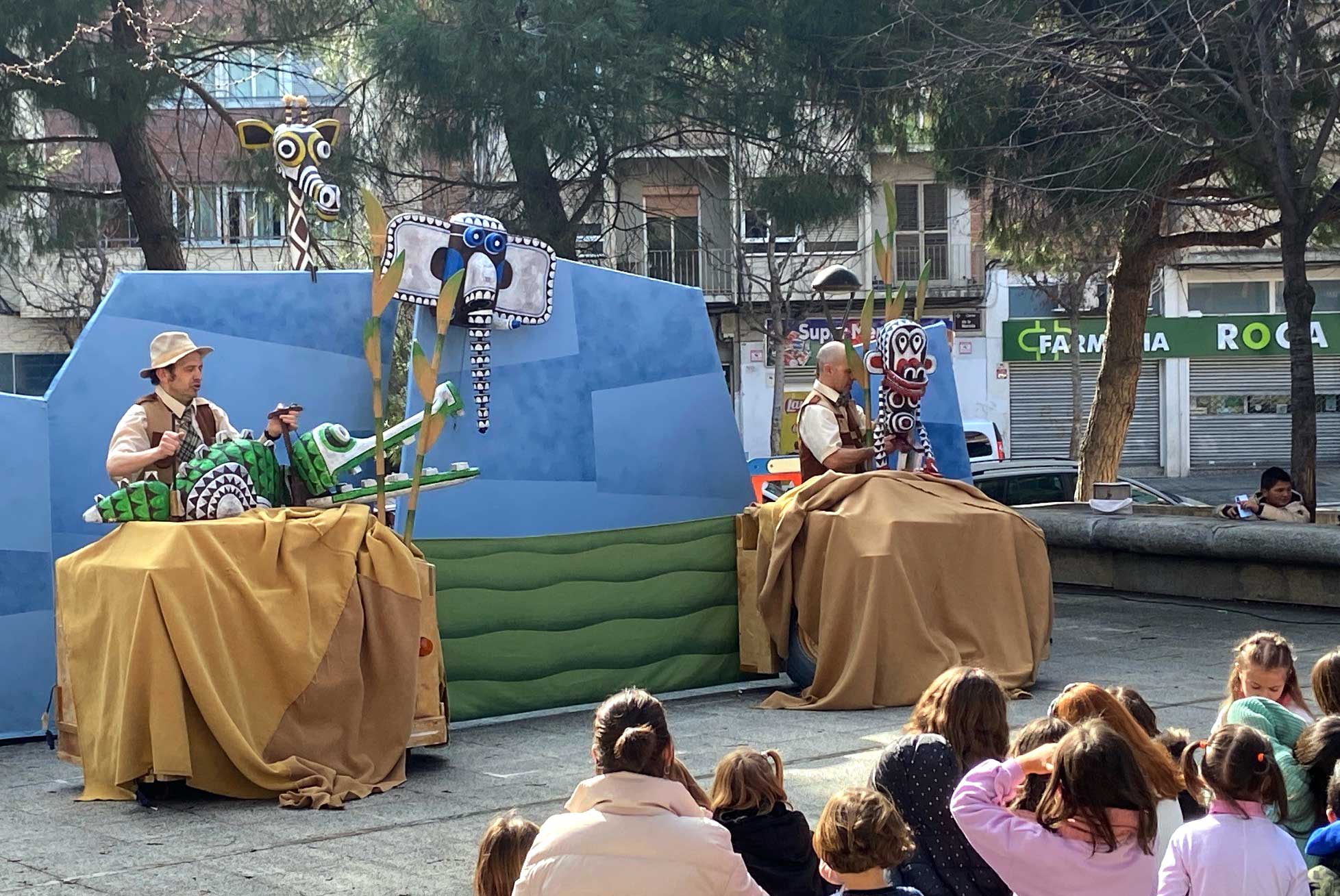 La Baldufa ha representat l'espectacle 'Safari' abans de presentar l'Enre9 al públic assistent