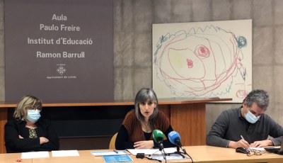 La tinent d'alcalde Sandra Castro ha explicat les accions que fa la Paeria per afavorir la preinscripció escolar, dins la campanya "La millor escola,….