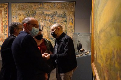 Entre les obres de l'exposició, la pintura “Socors de la plaça de Lleida”, cedida per l'Ajuntament de Lleida..