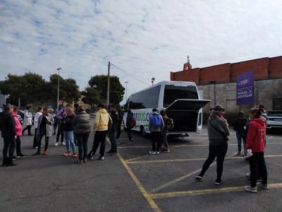 L'expedició ha partit des de l'esplanada del centre d'ensenyament.