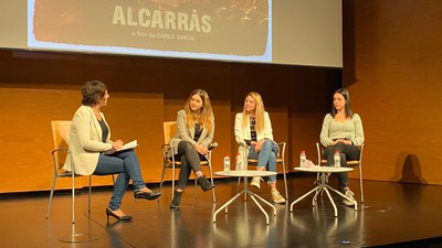 Taula amb l'actriu i amb les responsables de càsting d'Alcarràs..