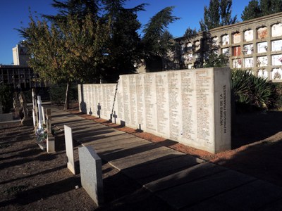 El monument de les víctimes de la repressió franquista  del cementiri de Lleida.