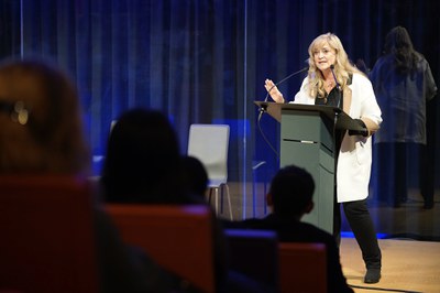 La consellera Cervera ha parlat d'allau de solidaritat vers els infants ucraïnesos.