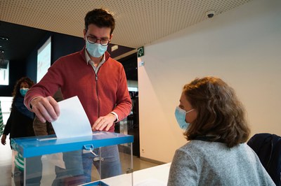 L'elecció dels vicepresidents i membres de les diferents comissions s'ha fet en votació secreta.